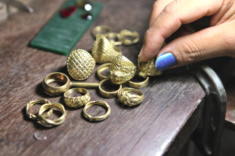 Ce să faci cu bijuteriile de aur vechi: Sfaturi utile