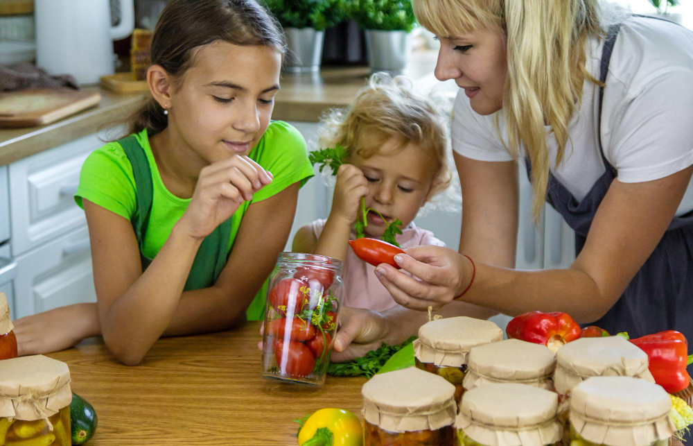 Învățăm copiii să mănânce corect: Metode eficiente